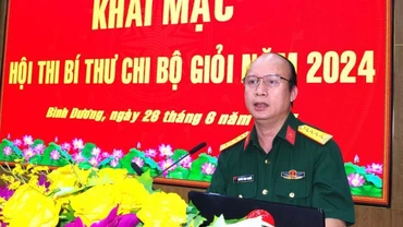 Đại tá Nguyễn Đình Chuẩn phát biểu ý kiến khai mạc Hội thi.