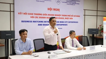 Đại diện doanh nghiệp Thành phố Hồ Chí Minh phát biểu tại hội nghị kết nối giao thương giữa doanh nghiệp thành phố với các doanh nghiệp tại Osaka (Nhật Bản). 