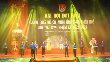 Tiết mục văn nghệ chào mừng Đại hội đại biểu Đoàn Thanh niên Cộng sản Hồ Chí Minh tỉnh Thừa Thiên Huế lần thứ 16.