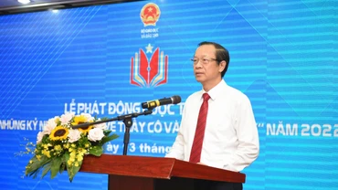 Thứ trưởng Bộ Giáo dục và Đào tạo Phạm Ngọc Thưởng.