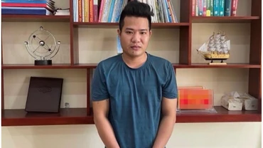 Đối tượng Bửu tại cơ quan Công an.