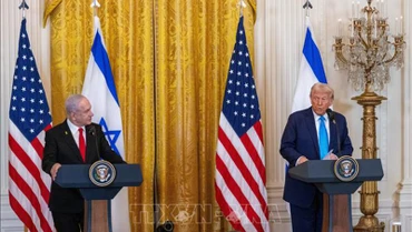 Tổng thống Mỹ Donald Trump (phải) và Thủ tướng Israel Benjamin Netanyahu trong cuộc họp báo sau hội đàm tại Nhà Trắng, ngày 4/2/2025. (Ảnh: THX/TTXVN)