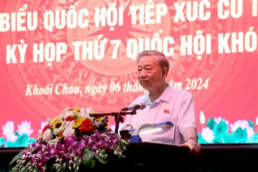 Bộ trưởng Công an Tô Lâm tiếp xúc cử tri tại huyện Khoái Châu, tỉnh Hưng Yên.