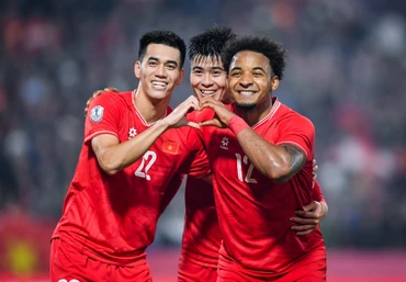 [Ảnh] Xuân Son lập cú đúp, đội tuyển Việt Nam thắng đội tuyển Singapore 3-1