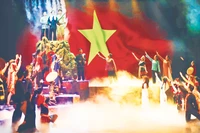 Hình tượng Chủ tịch Hồ Chí Minh luôn là nguồn cảm hứng sáng tạo bất tận cho các nghệ sĩ (cảnh trong vở nhạc kịch "Người cầm lái"). Ảnh: Quang Vinh