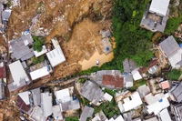 Toàn cảnh hiện trường vụ sạt lở tại khu vực Morro da Oficina, thành phố Petropolis, ngày 16/2. (Ảnh: Reuters)