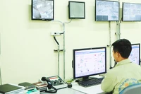 Các doanh nghiệp sản xuất năng lượng tái tạo vẫn chưa được bán điện trực tiếp. Ảnh: NGUYỆT ANH