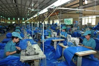 Xưởng may bao bì của Công ty TNHH một thành viên 76, xã Kiêu Kỵ, huyện Gia Lâm (Hà Nội). Ảnh: THANH TRÚC