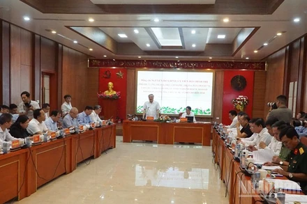 Quang cảnh buổi làm việc của Đoàn công tác của Chính phủ với Ban Thường vụ Tỉnh ủy Khánh Hòa. (Ảnh: NGUYỄN TRUNG)