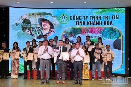 Công ty trách nhiệm hữu hạn Trí Tín Nha Trang (Khánh Hòa), đơn vị tiên phong ứng dụng quy trình hiện đại trong nuôi trồng và chế biến rong nho. Hiện doanh nghiệp có một sản phẩm đạt OCOP 5 sao cấp quốc gia. (Ảnh: NGUYỄN TRUNG)