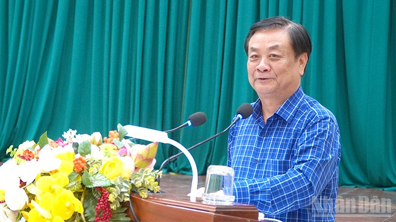 Đồng chí Lê Minh Hoan, Phó Chủ tịch Quốc hội phát biểu tại hội nghị.