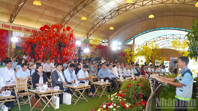 Quang cảnh buổi tọa đàm.