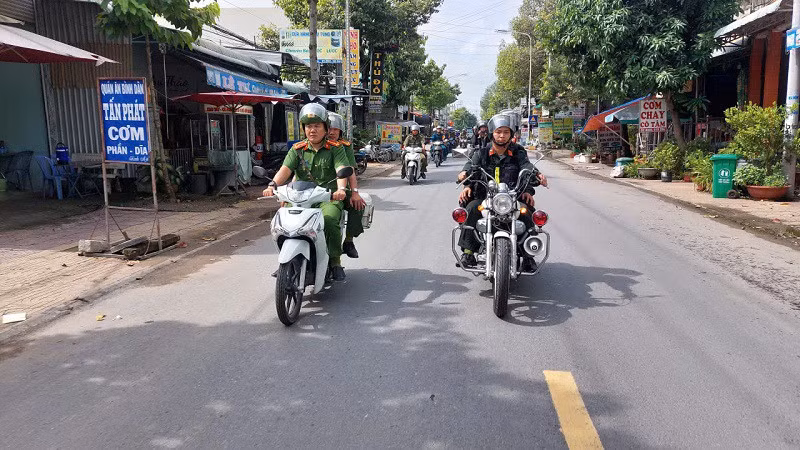 Phối hợp cùng Công an xã, Phòng Cảnh sát giao thông tổ chức tuần tra bảo đảm an ninh trật tự và trật tự an toàn giao thông.