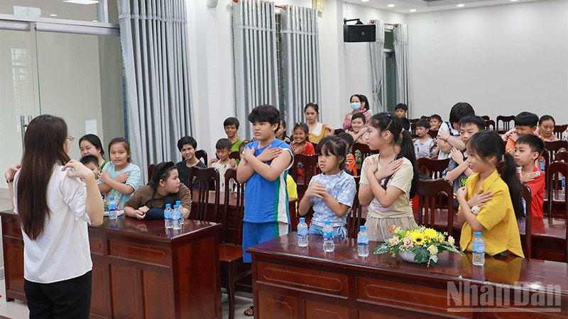 Trung tâm Bảo trợ xã hội tỉnh Đồng Tháp hướng dẫn một số kỹ năng thiết yếu giúp tự bảo vệ bản thân cho trẻ em.