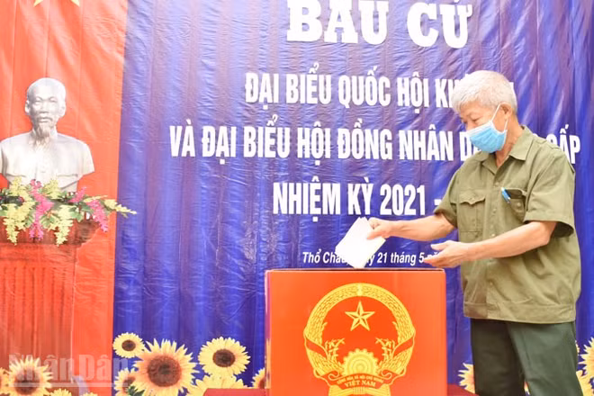 Cử tri trên địa bàn xã đảo Thổ Châu (nay là đặc khu Thổ Châu) bầu đại biểu Quốc hội khóa XV và đại biểu Hội đồng nhân dân các cấp nhiệm kỳ 2021-2026, ngày 21/5/2021.