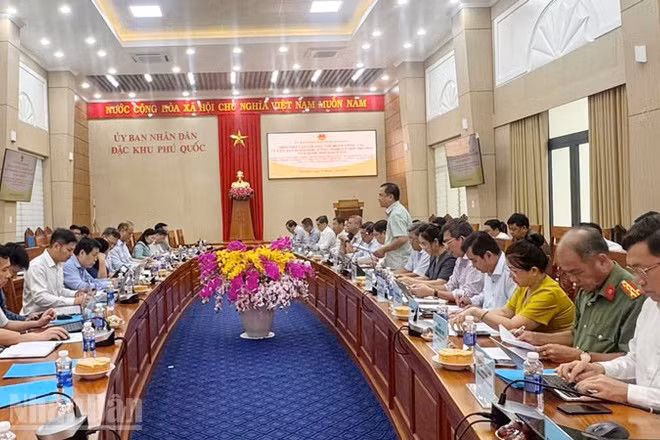 Quang cảnh buổi làm việc tại Phú Quốc.
