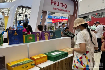 Tiêu dùng là một trong những động lực tăng trưởng của nền kinh tế Việt Nam. (Ảnh: TRUNG HƯNG)