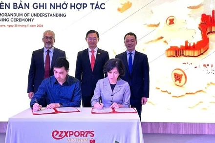 Quang cảnh lễ ký kết. (Ảnh: BCT)