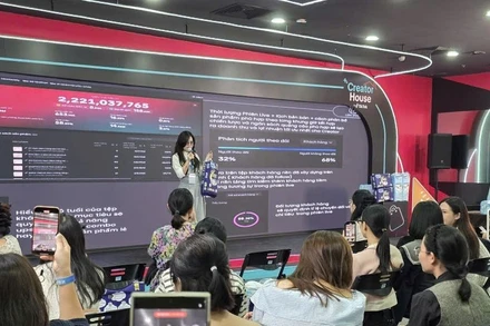 TikToker Liên Moon chia sẻ kinh nghiệm bán hàng với các “mẹ bỉm 4.0”.