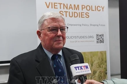 Giáo sư Carl Thayer, chuyên gia nghiên cứu về Việt Nam tại Học viện Quốc phòng Australia, thuộc Đại học New South Wales. (Ảnh: TTXVN)
