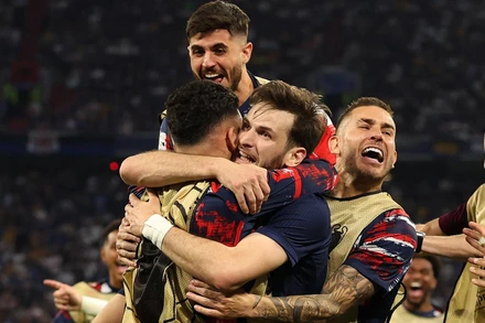 Các cầu thủ PSG ăn mừng trong trận chung kết trước Inter Milan. (Ảnh: UEFA)