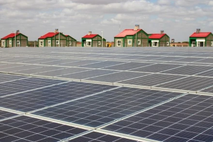 Nhà máy điện mặt trời Garissa ở đông bắc Kenya. (Ảnh: Xinhua)