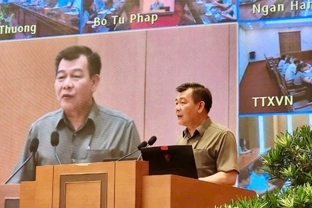 Đồng chí Nguyễn Đức Phong, Phó Bí thư Đảng ủy Chính phủ phát biểu tại hội nghị.