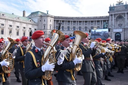 Quân nhạc biểu diễn trong lễ kỷ niệm Quốc khánh Áo tại Vienna, Áo, ngày 26/10/2023. (Ảnh: Xinhua)