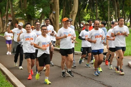 Đông đảo người dân Thủ đô cùng đại diện cộng đồng người Ấn Độ, sinh viên, chuyên gia, bạn bè quốc tế tham gia giải chạy. (Ảnh: Đại sứ quán Ấn Độ cung cấp)