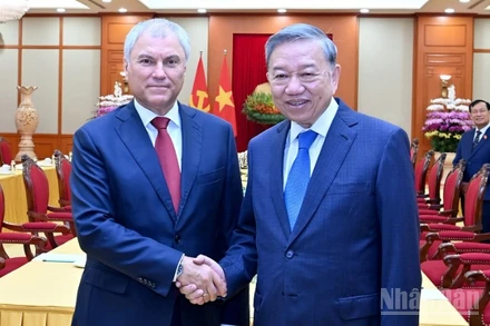 Tổng Bí thư Tô Lâm và Chủ tịch Duma Quốc gia Quốc hội Liên bang Nga Vyacheslav Volodin. (Ảnh: ĐĂNG KHOA)
