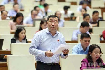 Đại biểu Thạch Phước Bình (Trà Vinh) phát biểu. (Ảnh: DUY LINH)