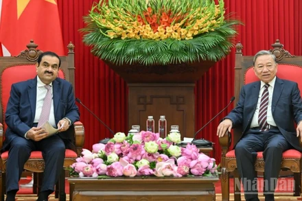 Tổng Bí thư Tô Lâm tiếp ông Gautam Adani, Chủ tịch Tập đoàn Adani. (Ảnh: DUY LINH)