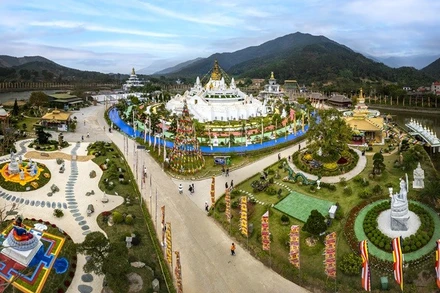 Quần thể Đại Bảo Tháp Mandala Tây Thiên. (Ảnh: BTC)