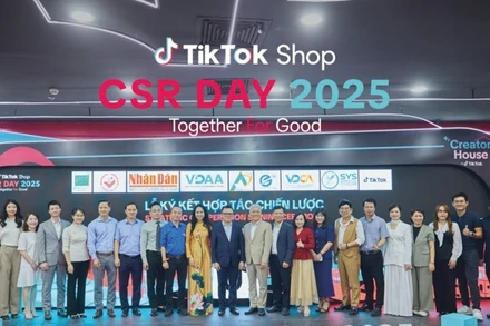 Phối hợp với cộng đồng doanh nghiệp, eComDX thúc đẩy ứng dụng “4 Go” vào thực tiễn. (Ảnh: BCT)