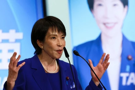 Bà Sanae Takaichi phát biểu. (Ảnh: Xinhua) 