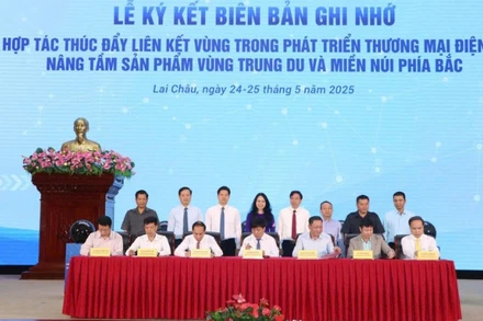 Hội nghị Liên kết vùng tại Lai Châu là một phần trong chuỗi sự kiện nhằm thúc đẩy hợp tác giữa các địa phương, góp phần phát triển thương mại điện tử và mở rộng thị trường tiêu thụ hàng hóa qua các kênh phân phối hiện đại. (Ảnh: BCT)
