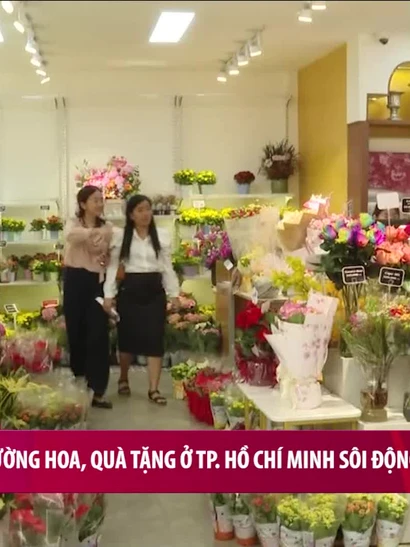 [Video] Thị trường hoa, quà tặng ở TP Hồ Chí Minh sôi động dịp lễ 20/10