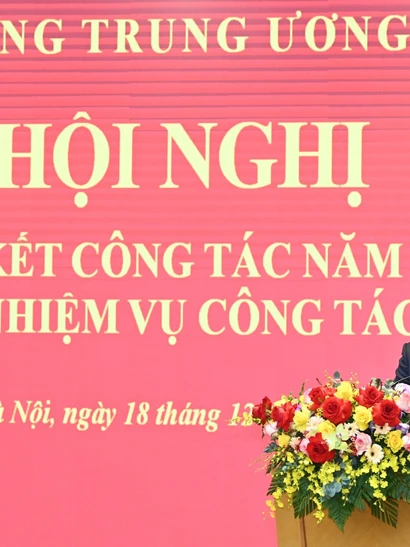 Đồng chí Phạm Gia Túc - Ủy viên Trung ương Đảng, Chánh Văn phòng Trung ương Đảng phát biểu chỉ đạo hội nghị. 