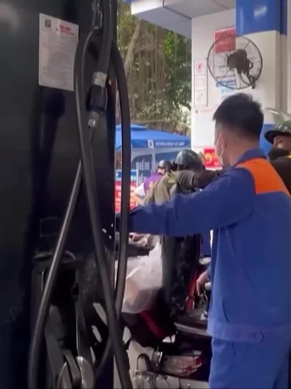 [Video] Người dân, doanh nghiệp chung tay ổn định thị trường xăng dầu