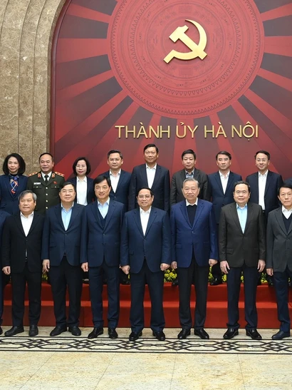 Tổng Bí thư Tô Lâm, các đồng chí lãnh đạo Đảng, Nhà nước và các đại biểu dự buổi làm việc với Ban Thường vụ Thành ủy Hà Nội. (Ảnh: ĐĂNG KHOA)