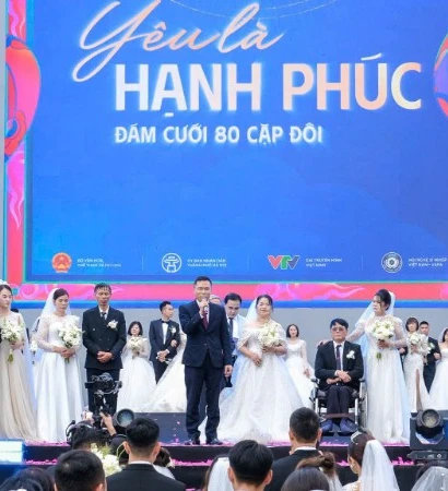 Điểm nhấn đặc biệt của chương trình là lễ cưới tập thể của 80 cặp đôi, mang ý nghĩa biểu tượng cho 80 năm Độc lập-Tự do-Hạnh phúc của dân tộc.