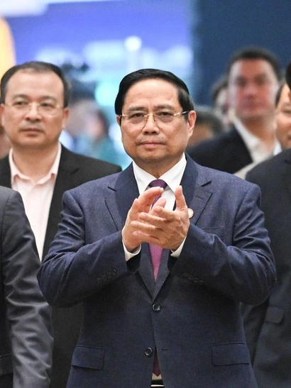 Thủ tướng Phạm Minh Chính và các đại biểu đến dự hội nghị.