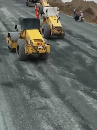 [Video] Cao tốc Cần Thơ – Cà Mau chạy “nước rút” về đích