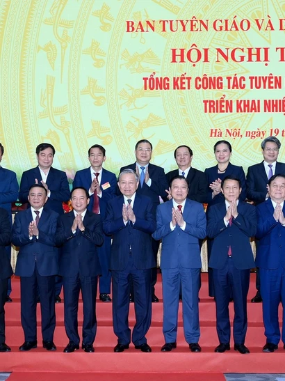 Tổng Bí thư Tô Lâm và các đồng chí lãnh đạo Đảng, Nhà nước dự Hội nghị tổng kết công tác tuyên giáo và dân vận năm 2025, triển khai nhiệm vụ năm 2026.