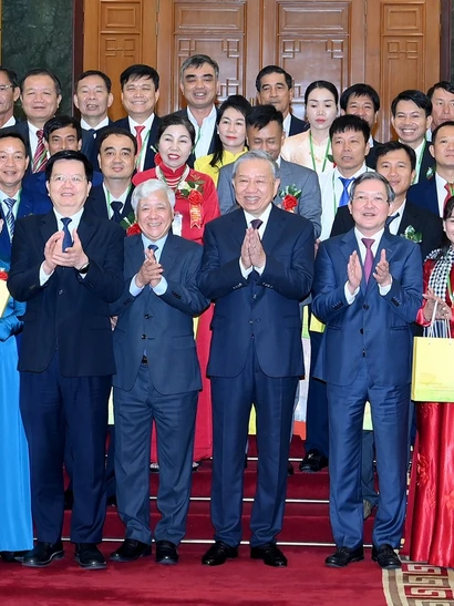 Ảnh - Trang 1 Tổng Bí Thư Tô Lâm Gặp Mặt Các Đại Biểu Nông Dân Việt Nam Xuất Sắc Và Nhà Khoa Học Của Nhà Nông Năm 2025.