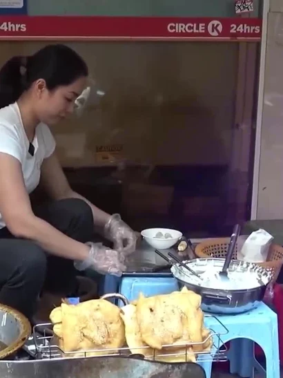 [Video] Không dùng găng tay khi tiếp xúc trực tiếp thực phẩm chín, chủ quán có thể bị phạt đến 1 triệu đồng