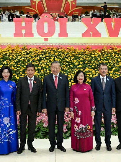 Ảnh - Trang 1 Tổng Bí Thư Tô Lâm Cùng Các Đồng Chí Lãnh Đạo Đảng Nhà Nước Với Lãnh Đạo Thành Phố Hà Nội.
