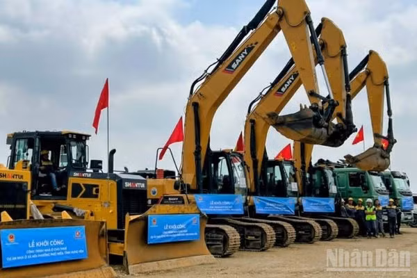 Từ đầu năm nay, tỉnh Hưng Yên đã tổ chức khởi công một loạt dự án kinh tế-xã hội lớn. (Ảnh: MAI TÚ)