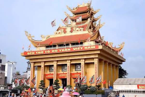 Đền thờ Tổ họ Trần Việt Nam (thôn Phương La, xã Tiên La, tỉnh Hưng Yên). (Ảnh MAI TÚ)
