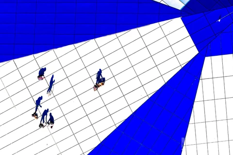 Tác phẩm: Công việc trên cao. (Tác giả: Lê Đức Thành)